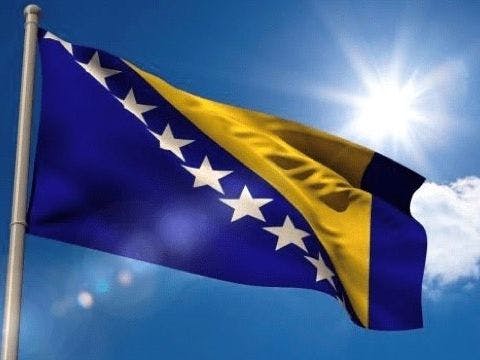 Foto av flagget til Bosnia-Hercegovina