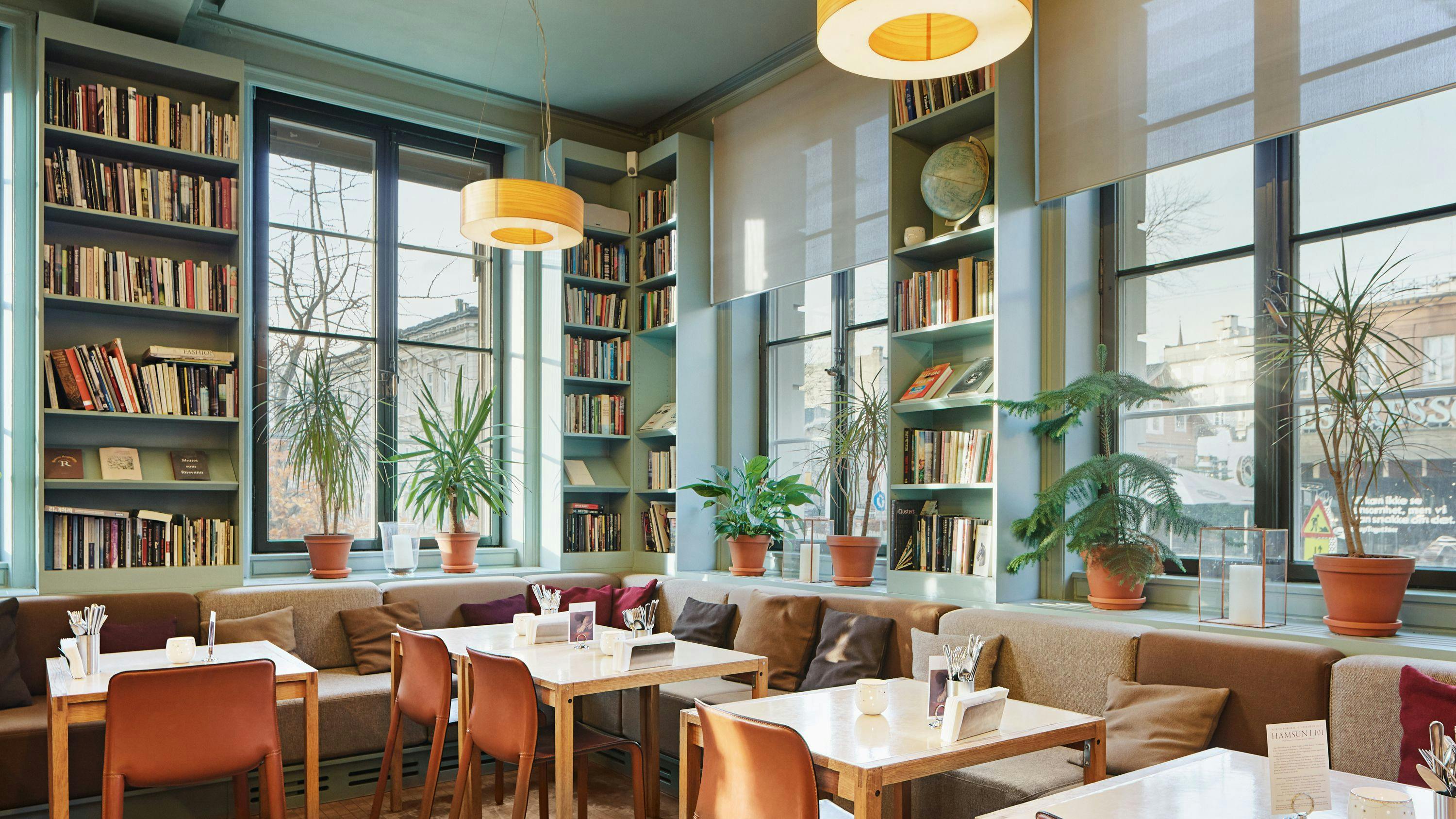 Bilde av spisesalen i Litteraturhusets restaurant Kafe Oslo